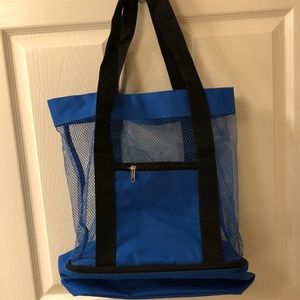 Canvas mesh tote with insulated bottom